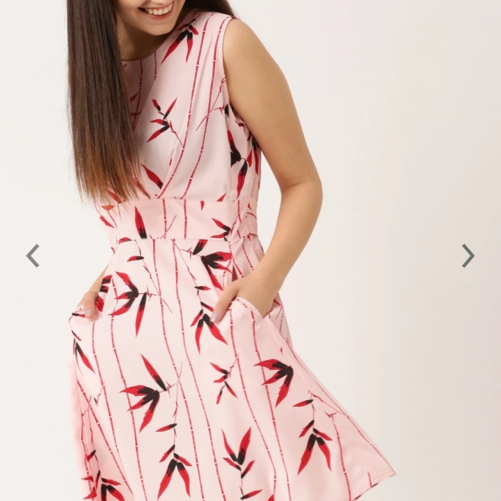 Dress - Picture 2 of 4